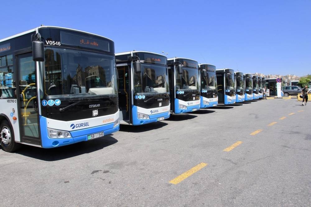حافلات النقل العام في عمان تخضع لأنظمة النقل الذكية خلال 2024