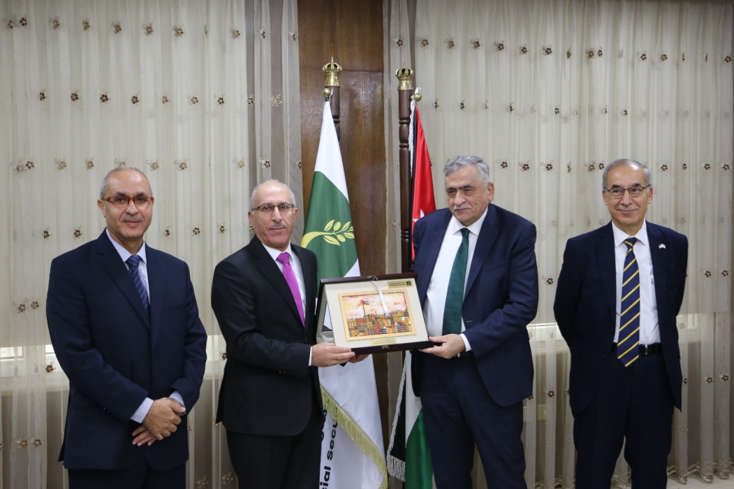 مؤسسة الضمان ومستشفى الجامعة الأردنية توقعان اتفاقية لتقديم خدمات طبية علاجية للمؤمن عليهم بتأمين إصابات العمل