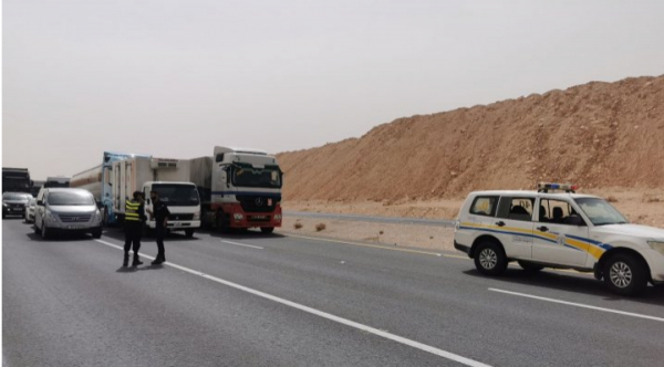 20 إصابة بحادثي تدهور وتصادم على الطريق الصحراوي