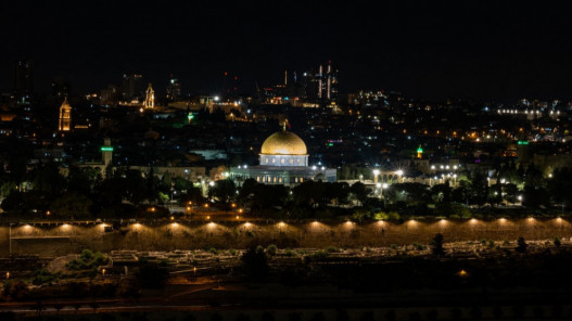 لفلسطين طريق واحدة.. البندقية