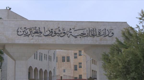 95  من موازنة الخارجية للبعثات الدبلوماسية والأجور