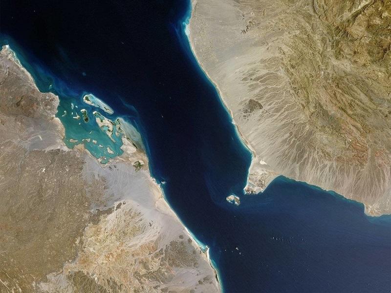تعرض سفينة بريطانية لقصف صاروخي في البحر الأحمر