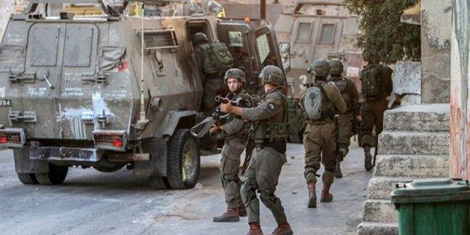 إصابة عدد من الفلسطينيين واعتقال آخرين في مناطق بالضفة الغربية