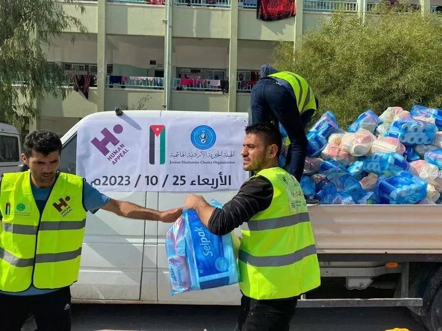 عملية أردنية فرنسية مشتركة لإنزال مساعدات الى غزة