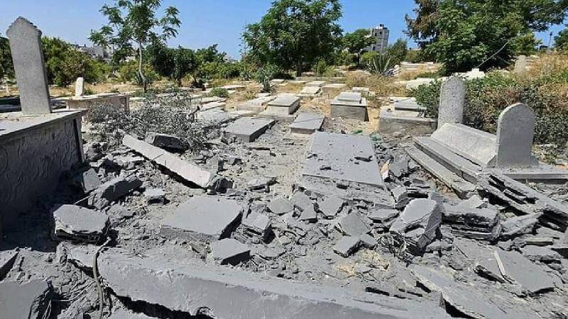 الاحتلال نبش 1100 قبر شرق غزة وسرق 150 جثمانا
