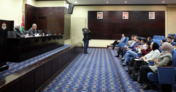 سياحة الأعيان تلتقي شباب برنامج الزمالة البرلمانية