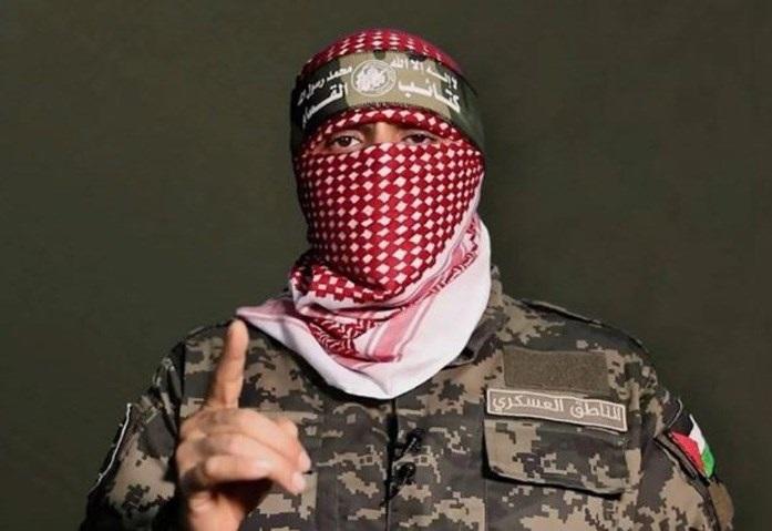 الفلسطينيون يزينون ملابسهم ببندقية المقاوم وكوفية أبو عبيدة