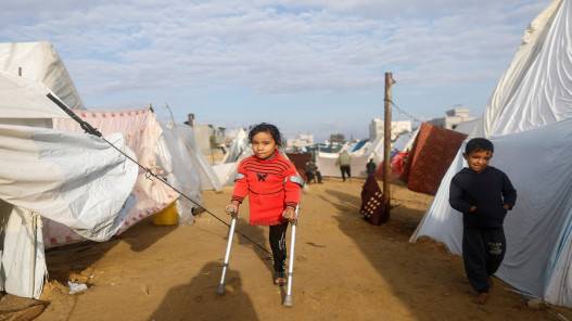 إنقاذ الطفولة: قرابة 10 أطفال يفقدون سيقانهم يوميا بغزة