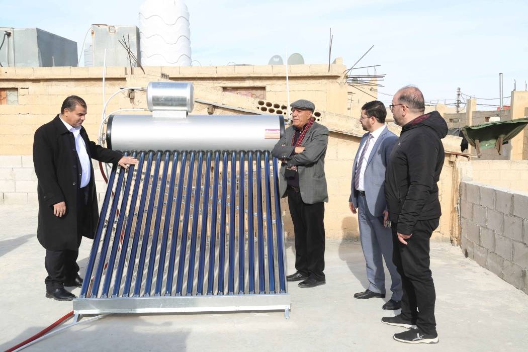 المهندسين بالتعاون مع صندوق تشجيع الطاقة تعمل على تركيب 102 سخان شمسي لمنازل الاسر العفيفة ضمن حملة فزعة اهل