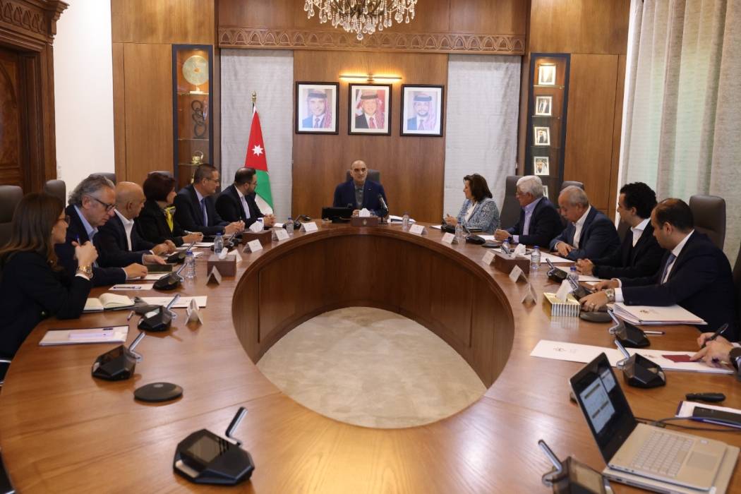 الخصاونة يترأس اجتماعا لمجلس الاستثمار