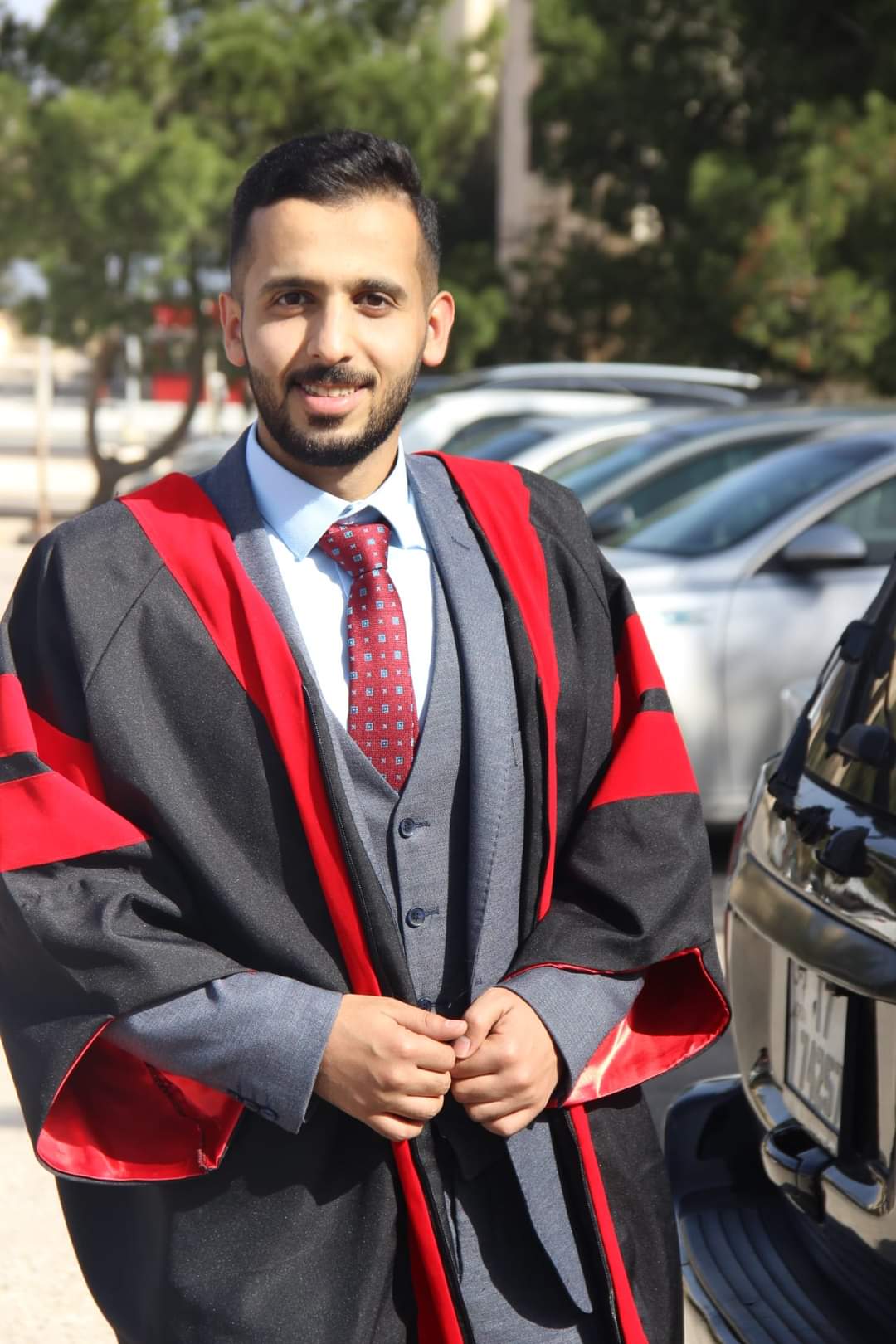 العويدات يهنئ العليمات لحصوله على درجة الماجستير