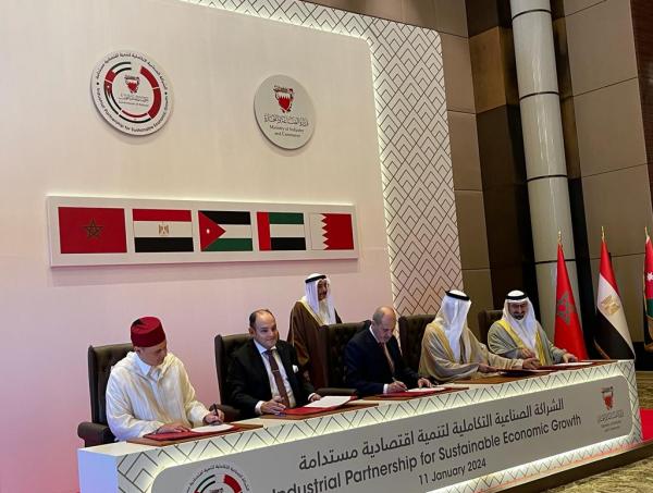 الصناعة والتجارة: 5 مشاريع واتفاقيات جديدة بـ 2.2 مليار دولار