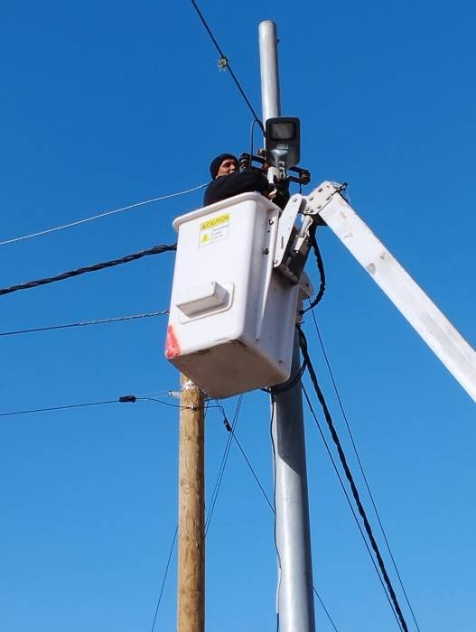بلدية الزرقاء تباشر باستبدال الانارة التقليدية بوحدات موفرة للطاقة ( LED) بجميع شوارع المدينة