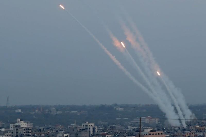 كتائب القسام تقصف مدينة أسدود برشقة صاروخية من طراز مقادمة M75
