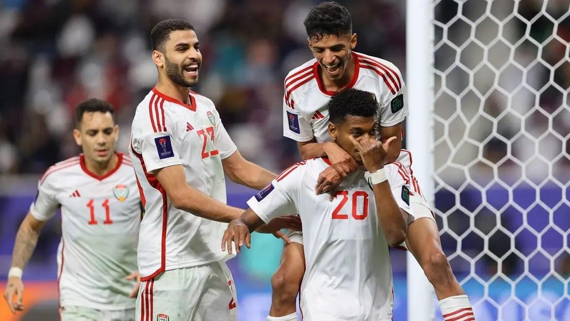 كأس آسيا.. الإمارات تضرب هونغ كونغ