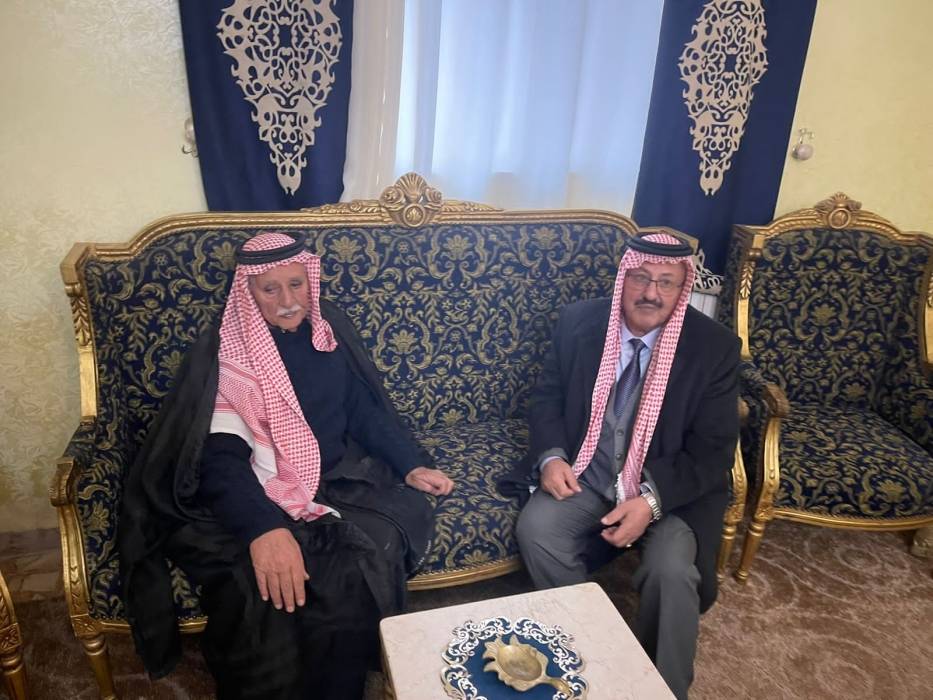 مندوبا عن جلالة الملك وسمو ولي العهد :  البلوي يزور الشيخ شايش نايف الخريشا وينقل له تحيات جلالته وسموه