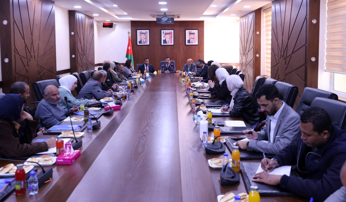 الخلايلة يلتقي مجموعة من ذوي الاحتياجات الخاصة
