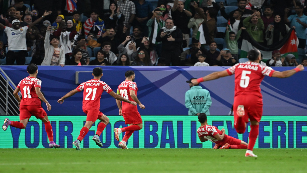 منتخب كرة القدم يستعد لمباراة كوريا بكأس آسيا