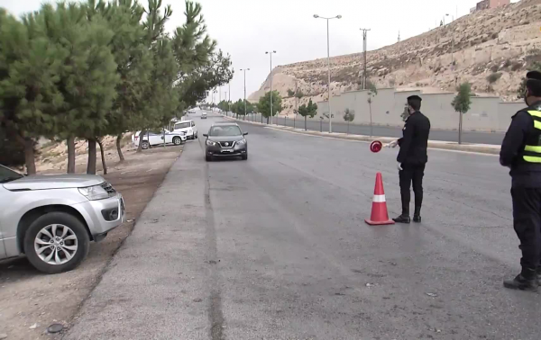 ضبط حدث يقود مركبة على طريق المفرق الزرقاء