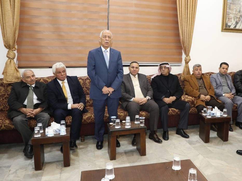 مندوبا عن جلالة الملك وولي العهد.. العيسوي يعزي عشيرتي الدلابيح و الحياري ..صور