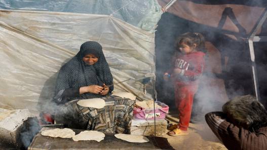 قطر تعلن دخول أدوية ومساعدات إلى غزة بموجب اتفاق تم بوساطتها