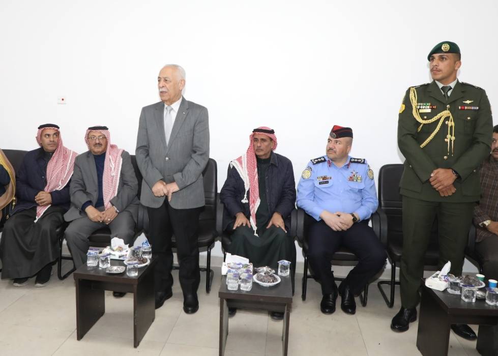 مندوبا عن الملك وولي العهد.. العيسوي يعزي قبيلة الحويطات  عشيرة الجازي