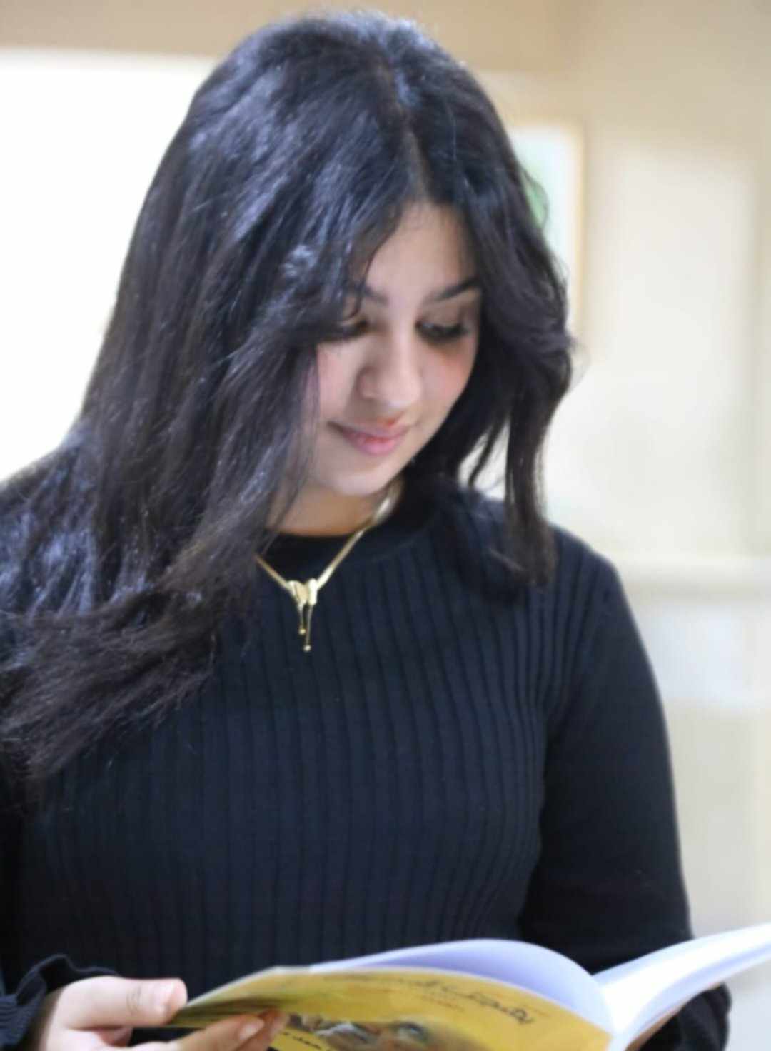 المدادحه تكتب في ليلة باردة... اسدل الظلام ستائره