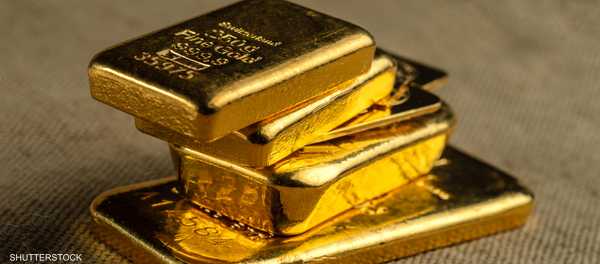 الذهب يتوهج بسبب ضعف الدولار بانتظار قرارات البنوك المركزية