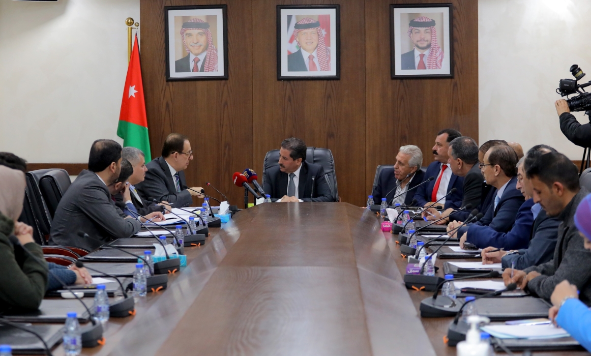النقل النيابية تبحث خطط واستراتيجيات هيئة تنظيم الطيران المدني