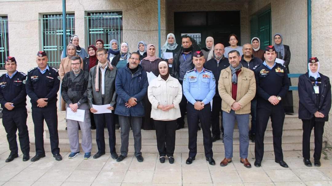 تخريج دورة الأسرة الآمنه في مديرية زراعة  الزرقاء...صور