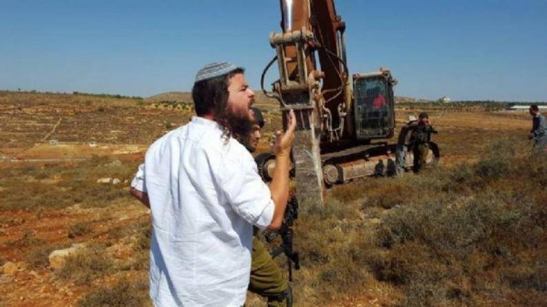 مستوطنون يجرفون مساحات من أراضي عرب المليحات شمال غرب أريحا