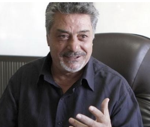 الفنان محمد العبادي على سرير الشفاء