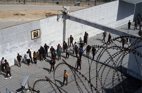 الاحتلال يعتزم تشديد ظروف اعتقال الأسرى الفلسطينيين