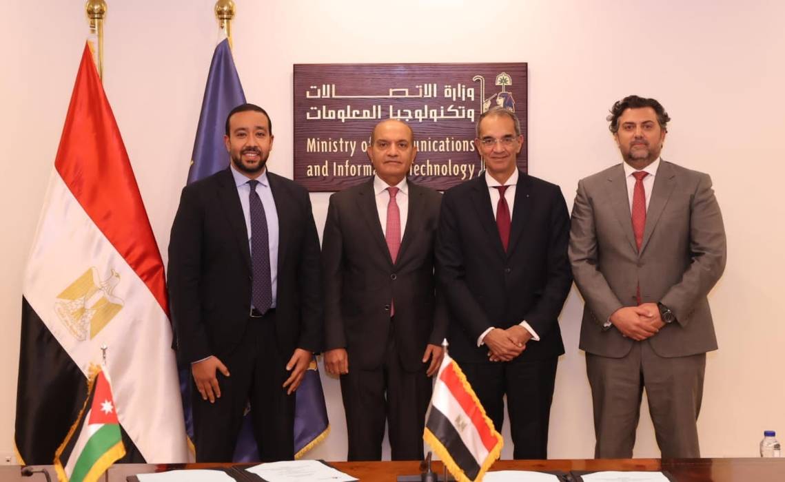 تفاقية تعاون بين المصرية للاتصالات ونايتل لإنشاء الكابل البحري الجديد كورال بريدج بين مصر والاردن...صور