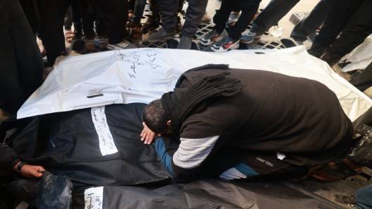 20 شهيدا في قصف إسرائيلي استهدف تجمعا للفلسطينيين في مدينة غزة