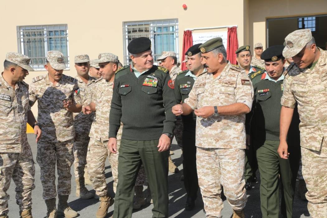 رئيس هيئة الأركان المشتركة يزور كتيبة حرس الحدود7 الملكية....صور