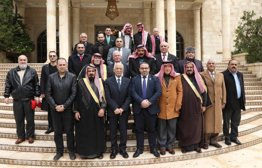 رئيس الديوان الملكي يلتقي وفدا من أبناء عشيرة الزعبي...صور