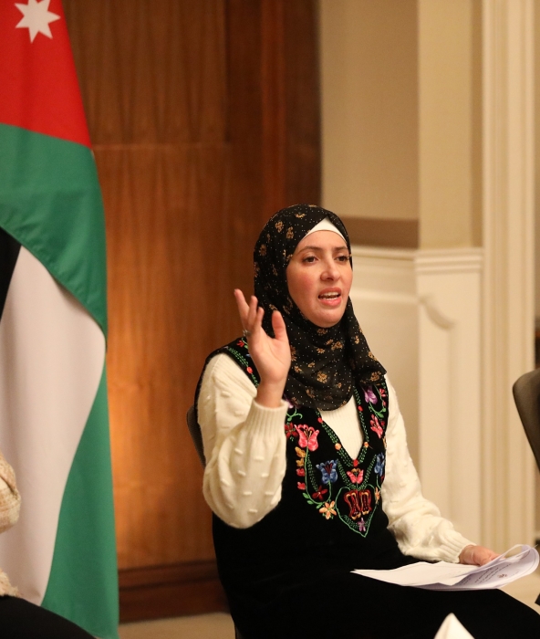 من هي ابنة الوطن الأستاذة نورا الزهير ...