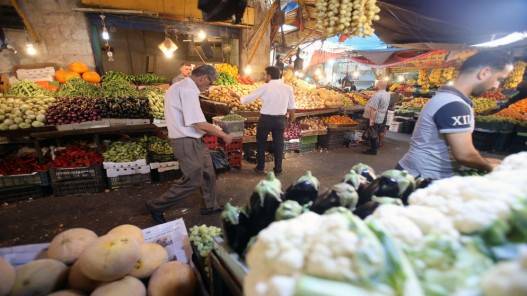 2676 طن خضار وفواكه ترد للسوق المركزي اليوم