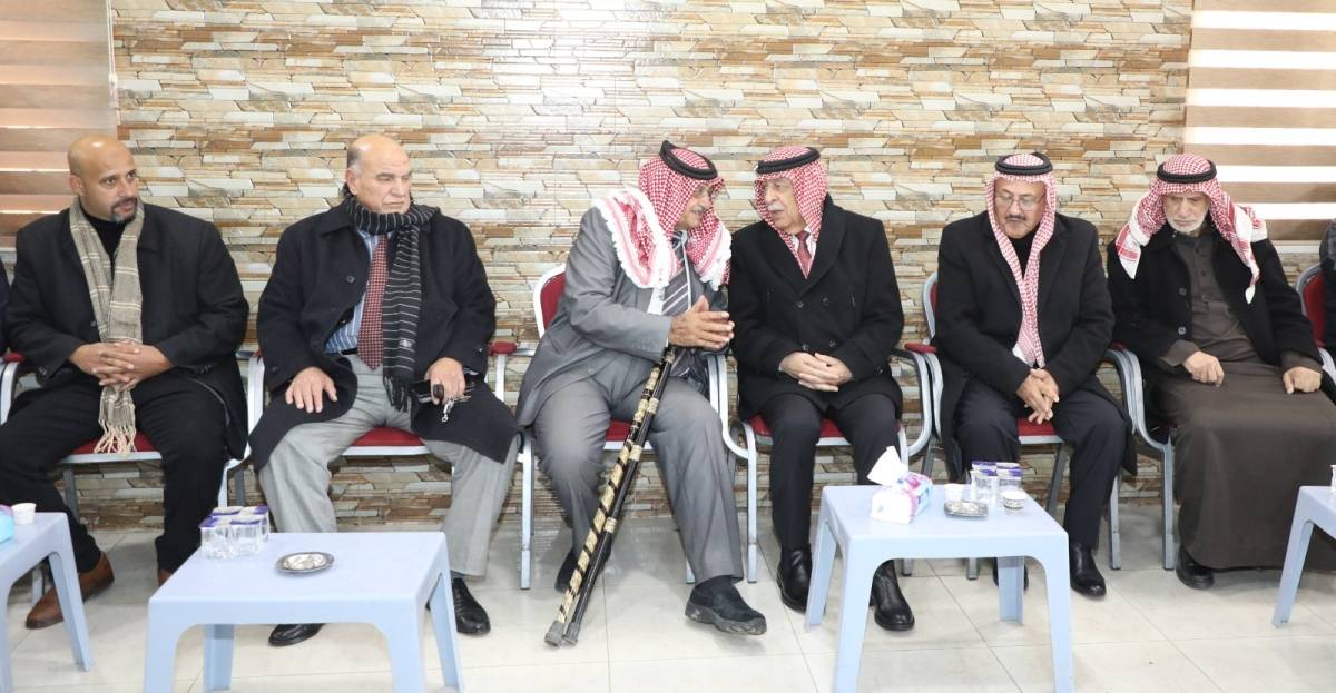 مندوبا عن الملك وولي العهد.. العيسوي يعزي الفايز وأبو السعود...صور
