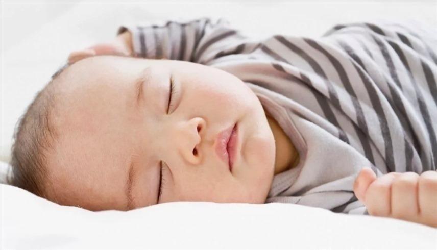 حيلة تجعل الأطفال ينامون 12 ساعة ليلاً