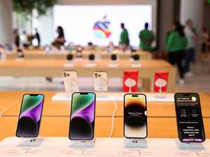 آيفون يفقد قوته.. فهل ينقذه iOS 18 خارق الذكاء؟