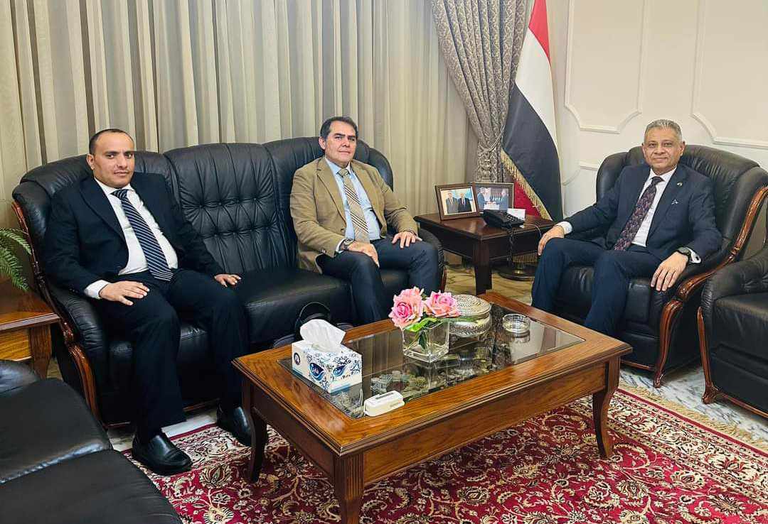السفير اليمني في عمان جلال الفقيرة يستقبل الممثل العام للمفوضية السامية لشؤون اللاجئين