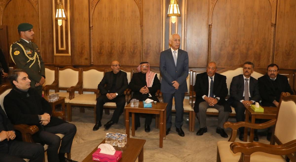 مندوبا عن الملك وولي العهد.. العيسوي  يعزي عشيرة الغول آل بدر والمصري