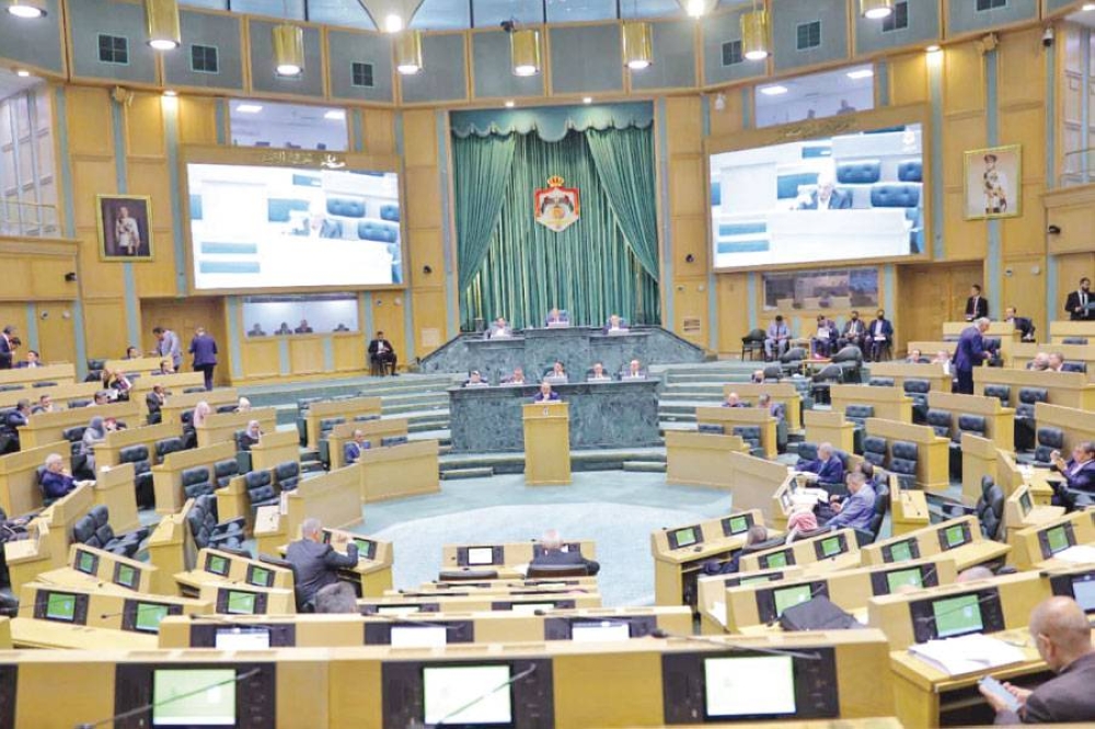 النواب يقرأون الفاتحة على روح النائب ذيابات والموظف بالمجلس عمران شنيكات