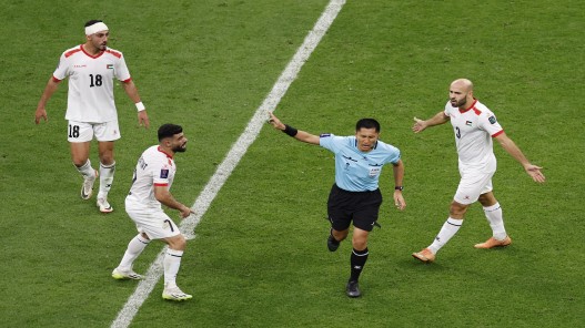 حكم صيني لإدارة المباراة النهائية في كأس آسيا بين الأردن وقطر
