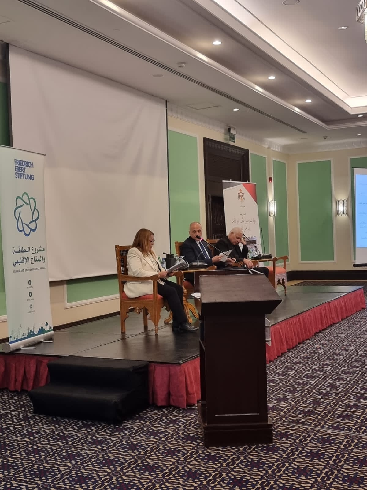 مؤتمر للأعيان يُعنى بمتابعة سياسات البيئة والنقل والبطالة...صور