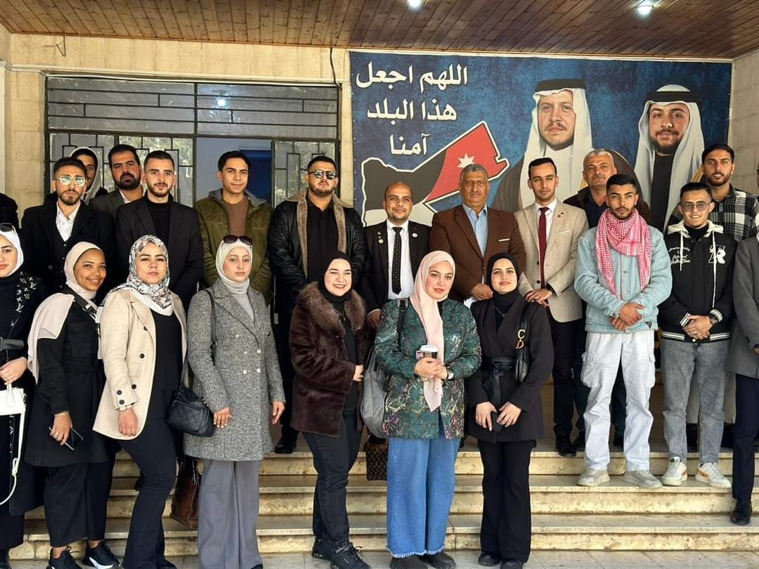 وفد من مشروع الخدمات البلدية يزور بلدية السرحان ...صور