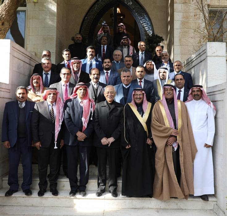 العيسوي خلال لقائهم شيوخ ووجهاء وشباب عشائر أهل الجبل والرجوب...صور