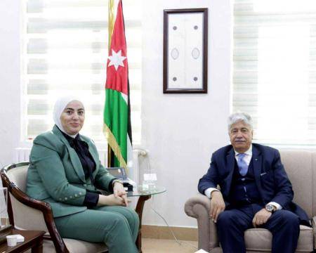 وزيرة التنمية الاجتماعية تبحث مع نظيرها الفلسطيني سبل التعاون المشترك